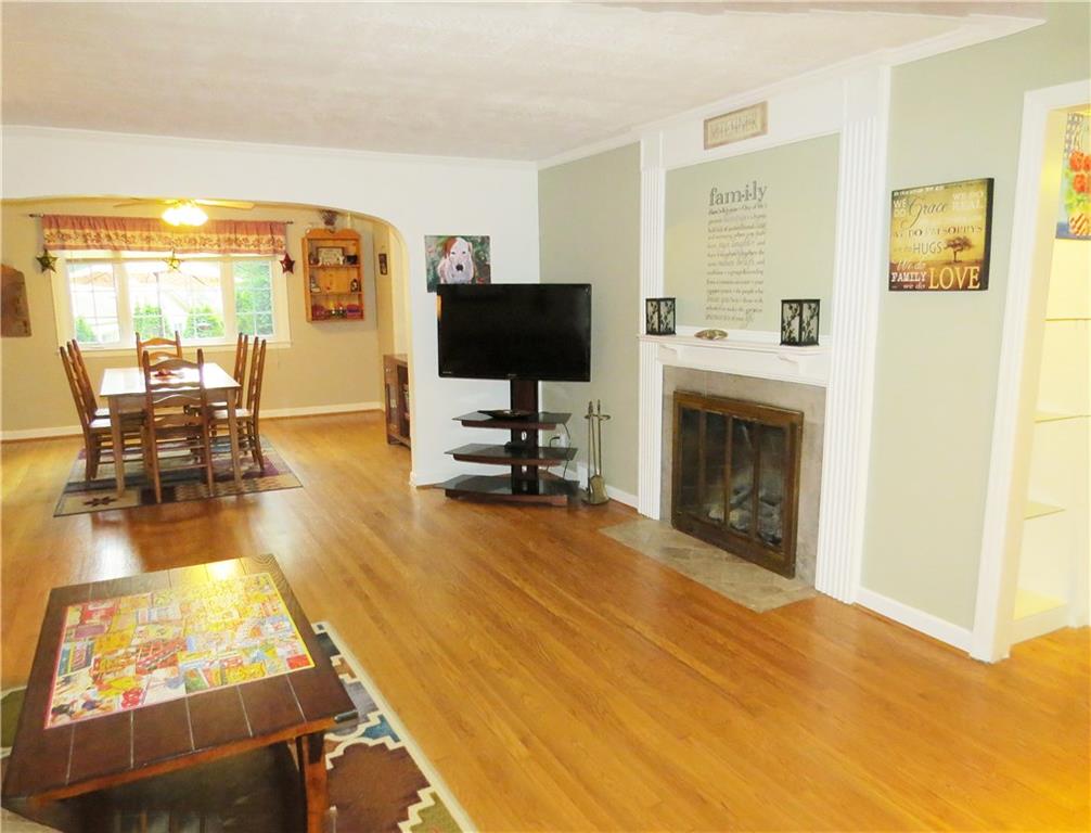 208 Edgewood Road Butler, PA 16001 - Photo 3 of 25