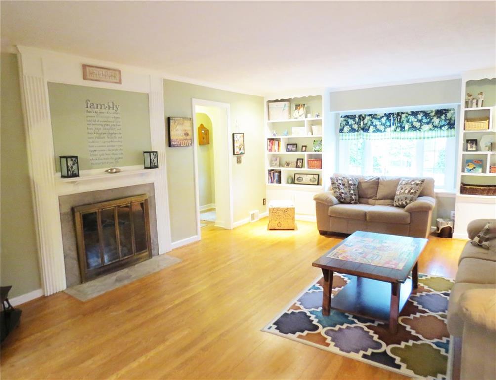 208 Edgewood Road Butler, PA 16001 - Photo 4 of 25
