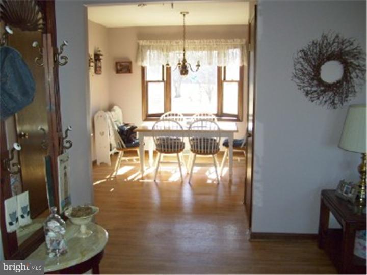 572 Lincoln Road Pilesgrove, NJ 08098 - Photo 4 of 16 Kitchen