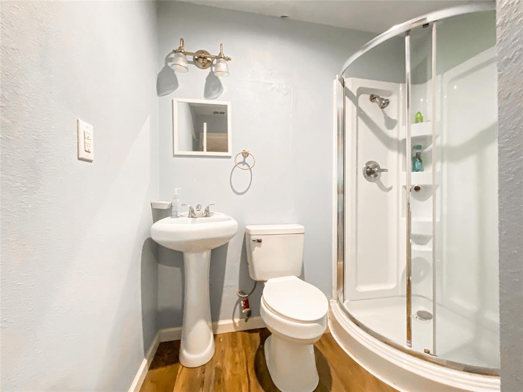 510 Hamby Road Clyde, TX 79510 - Photo 25 of 34 Bathroom