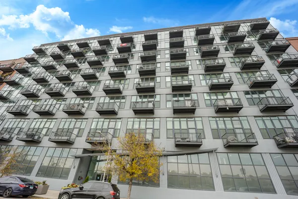$325,000 | 1224 West Van Buren Street, Unit 523, Chicago, IL 60607