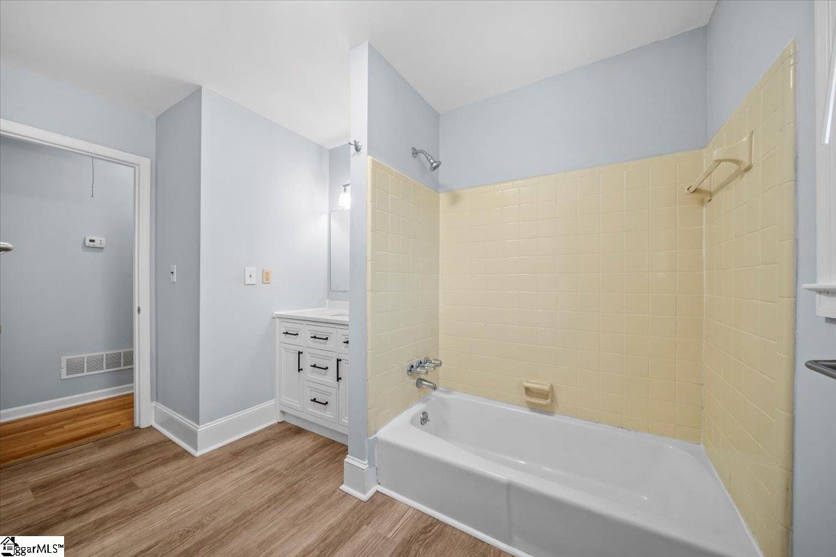 409 Strange Road Taylors, SC 29687 - Photo 7 of 30