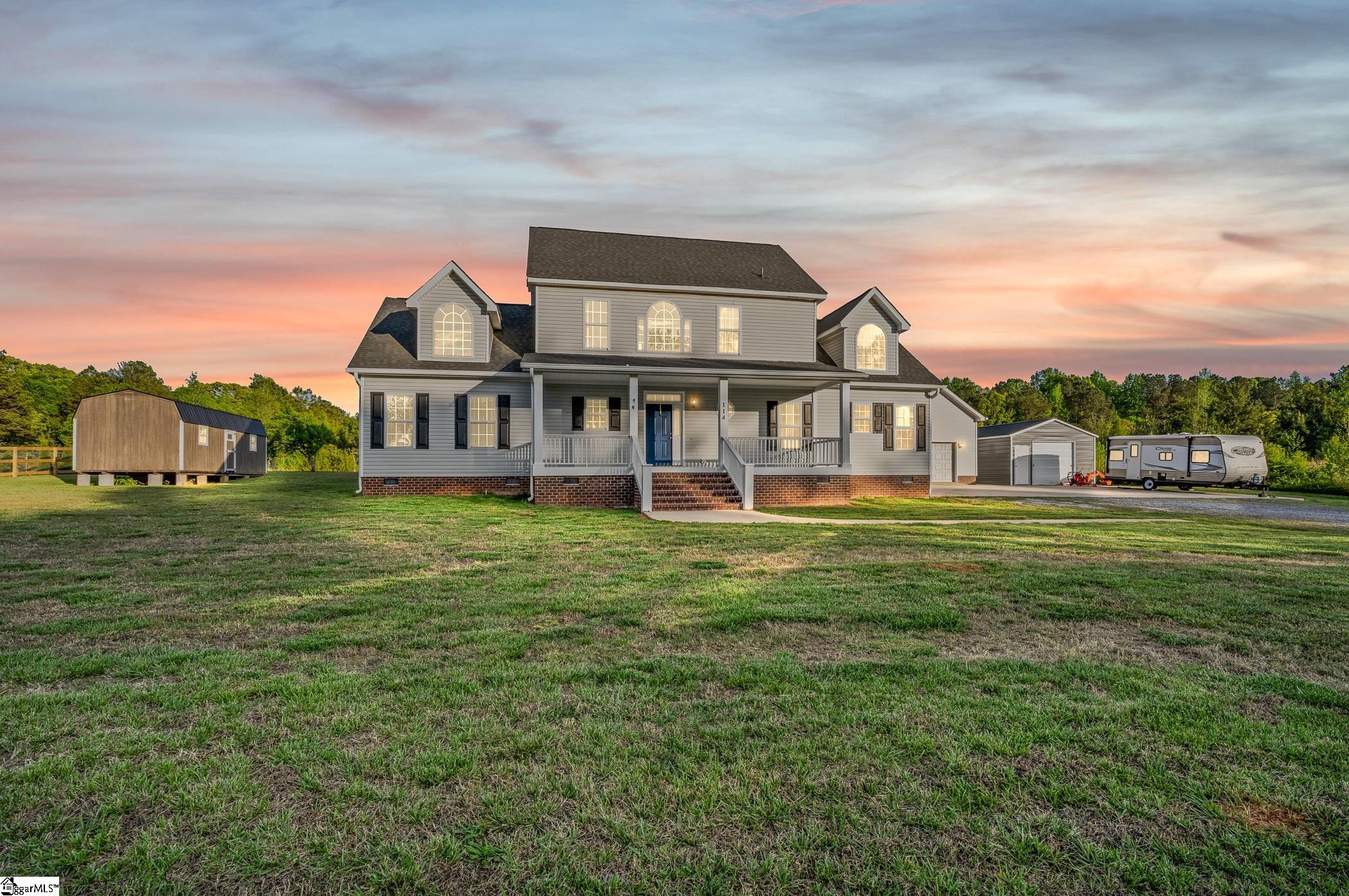 114 Smith St Extension Ware Shoals, SC 29692 - Photo 2 of 43