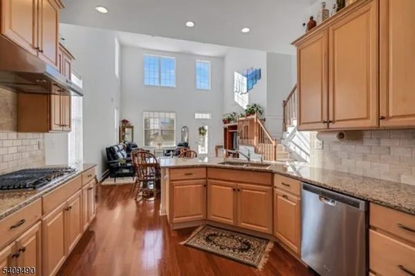 $899,000 | 4 Virgil Lane, Flanders, NJ 07836