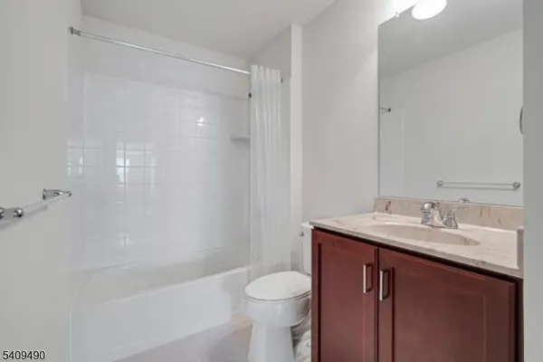 $899,000 | 4 Virgil Lane, Flanders, NJ 07836