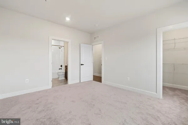$950,000 | 6547 Clubhouse Boulevard, Laurel, MD 20708