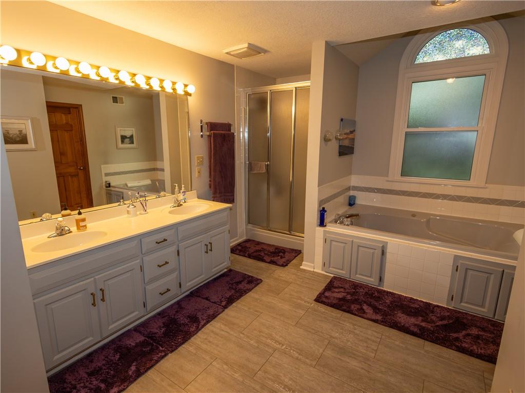 8515 Hallet Street Lenexa, KS 66215 - Photo 13 of 21