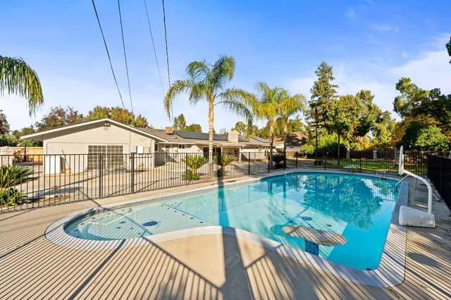 $950,000 | 5454 East Butler Avenue, Fresno, CA 93727