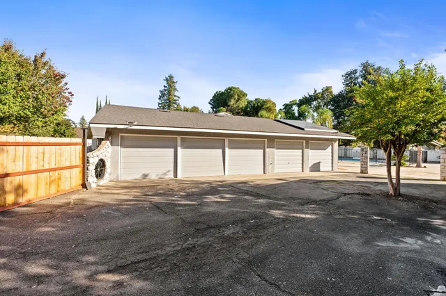 $950,000 | 5454 East Butler Avenue, Fresno, CA 93727