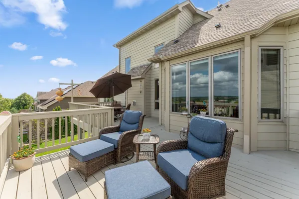 $749,900 | 3020 Carey Heights Drive, Maplewood, MN 55109