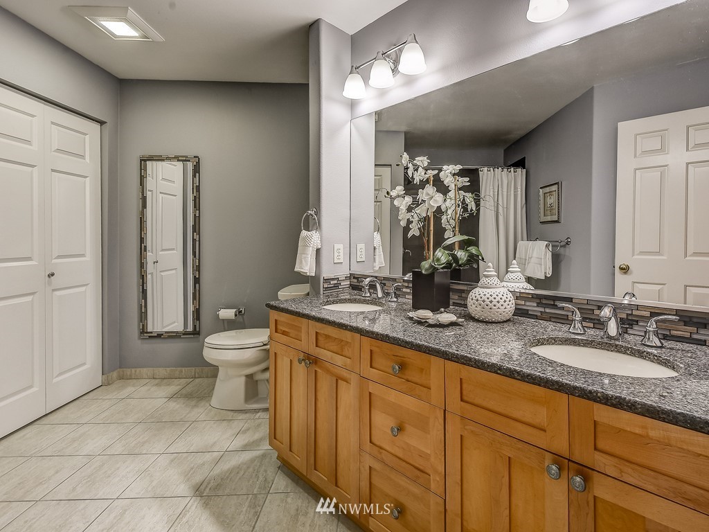 4523 Northeast 6th Court Renton, WA 98059 - Photo 14 of 26