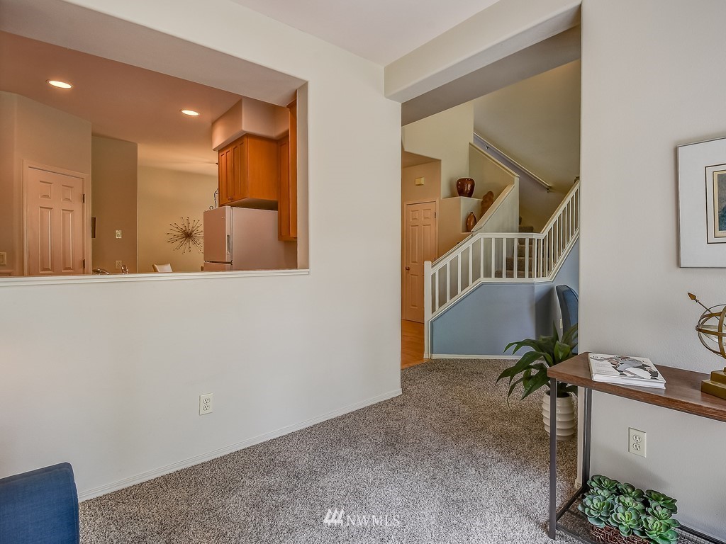 4523 Northeast 6th Court Renton, WA 98059 - Photo 6 of 26