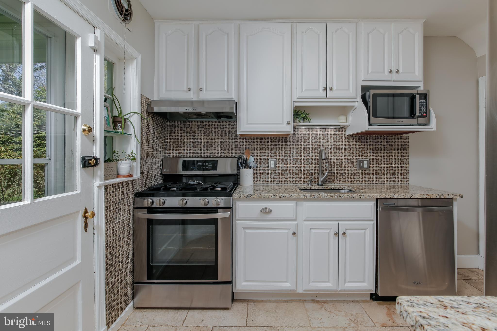 6 Dungarrie Road Baltimore, MD 21228 - Photo 8 of 24 Gallery Image 8