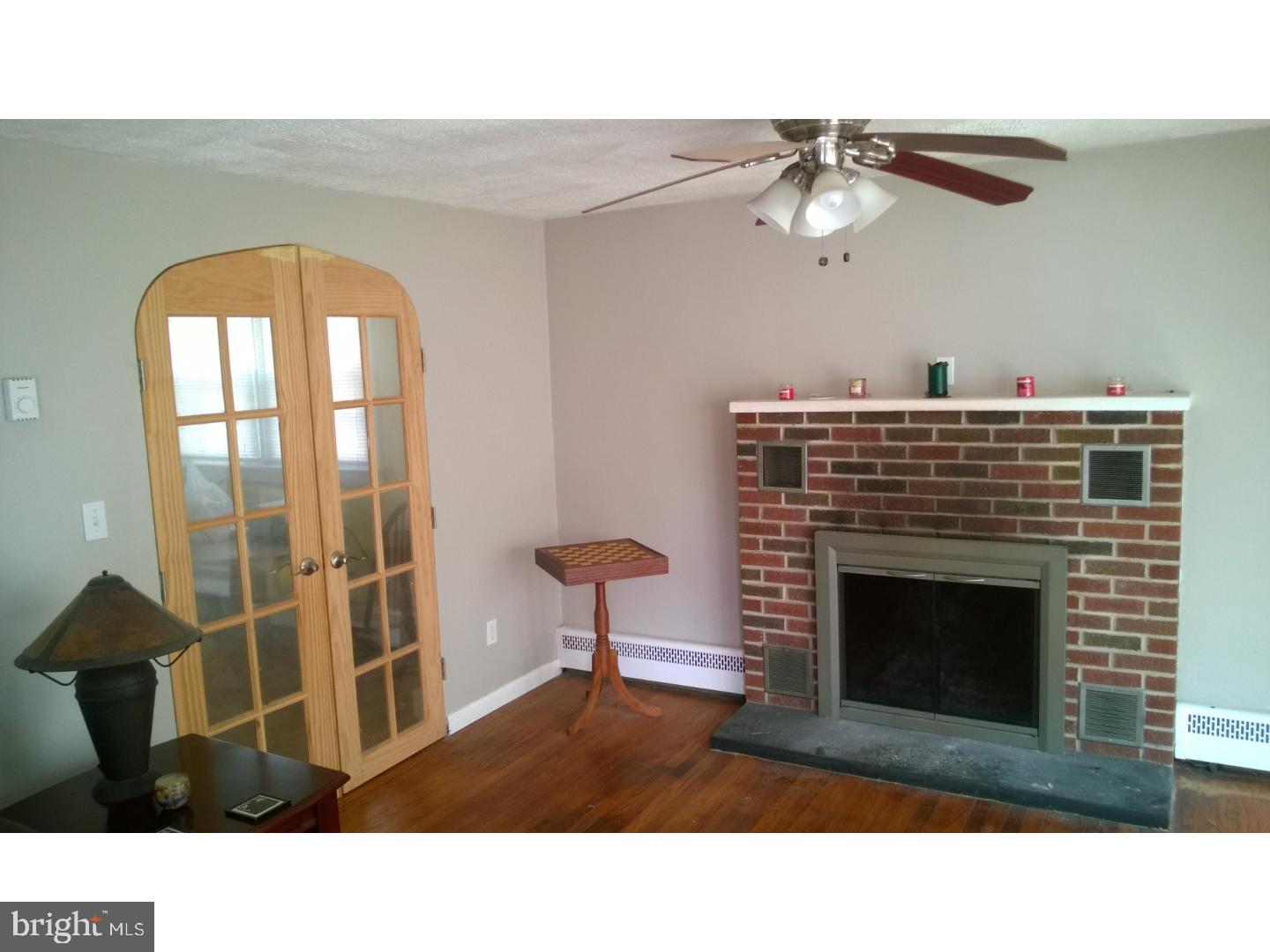 110 Zieber Road Spring City, PA 19475 - Photo 4 of 11 Living Room