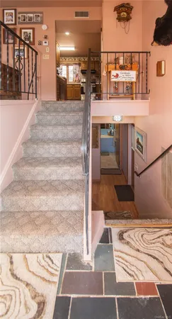a view of entryway of the house