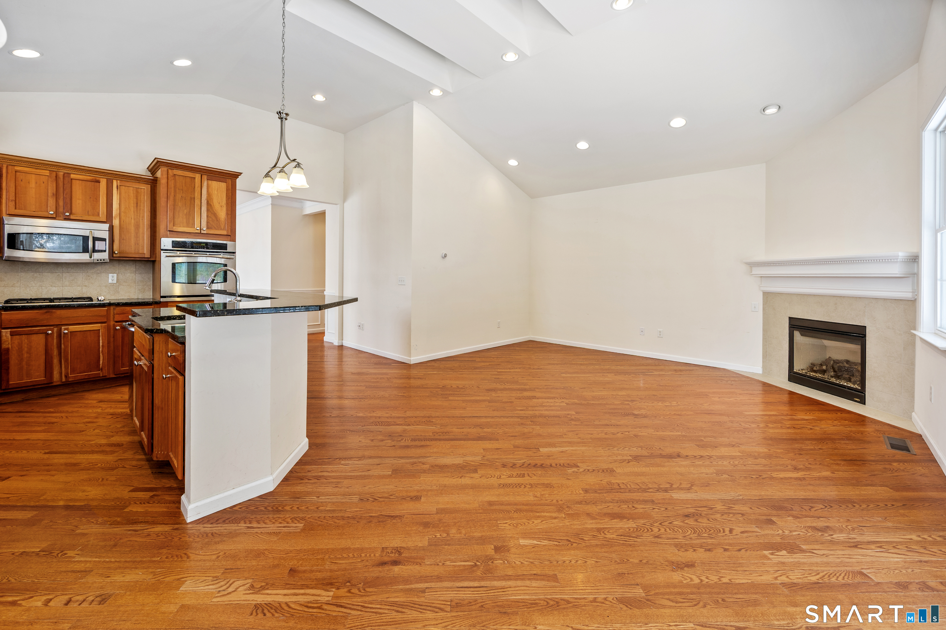 9 Lakeview Rise, Unit 9 Beacon Falls, CT 06403 - Photo 11 of 39