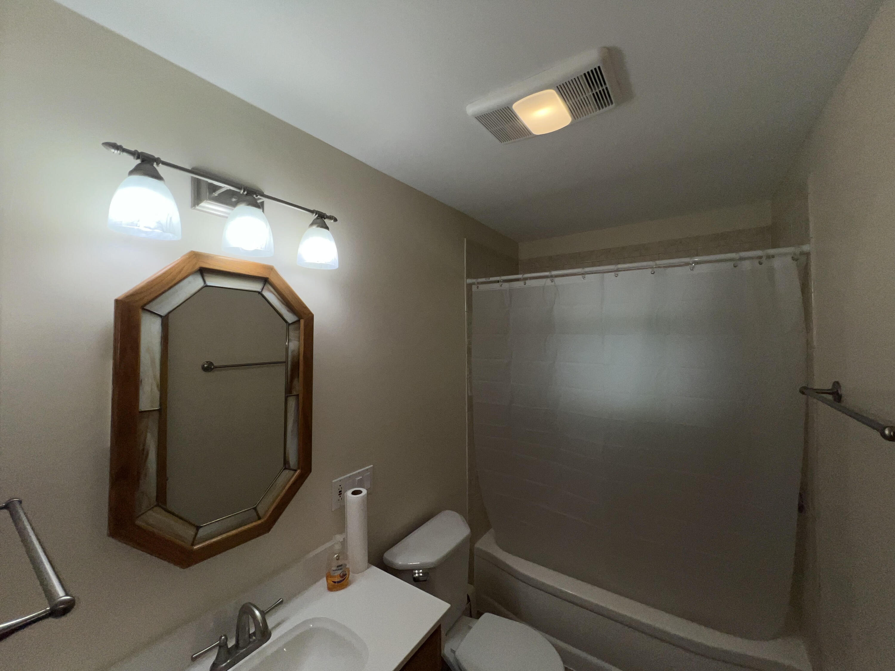 512 Hill Street, Unit 2S Walworth, WI 53184 - Photo 8 of 14 H. Bathroom