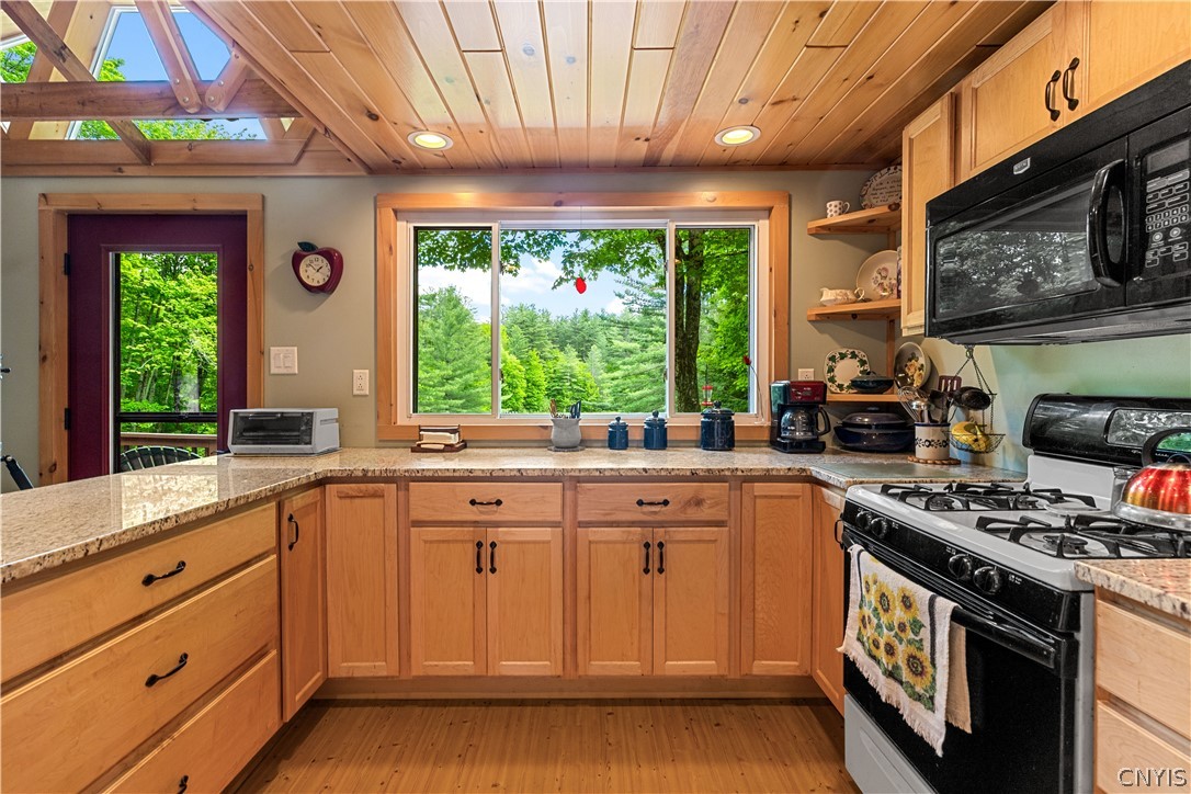 253 Silverstone Road Russia, NY 13438 - Photo 16 of 40