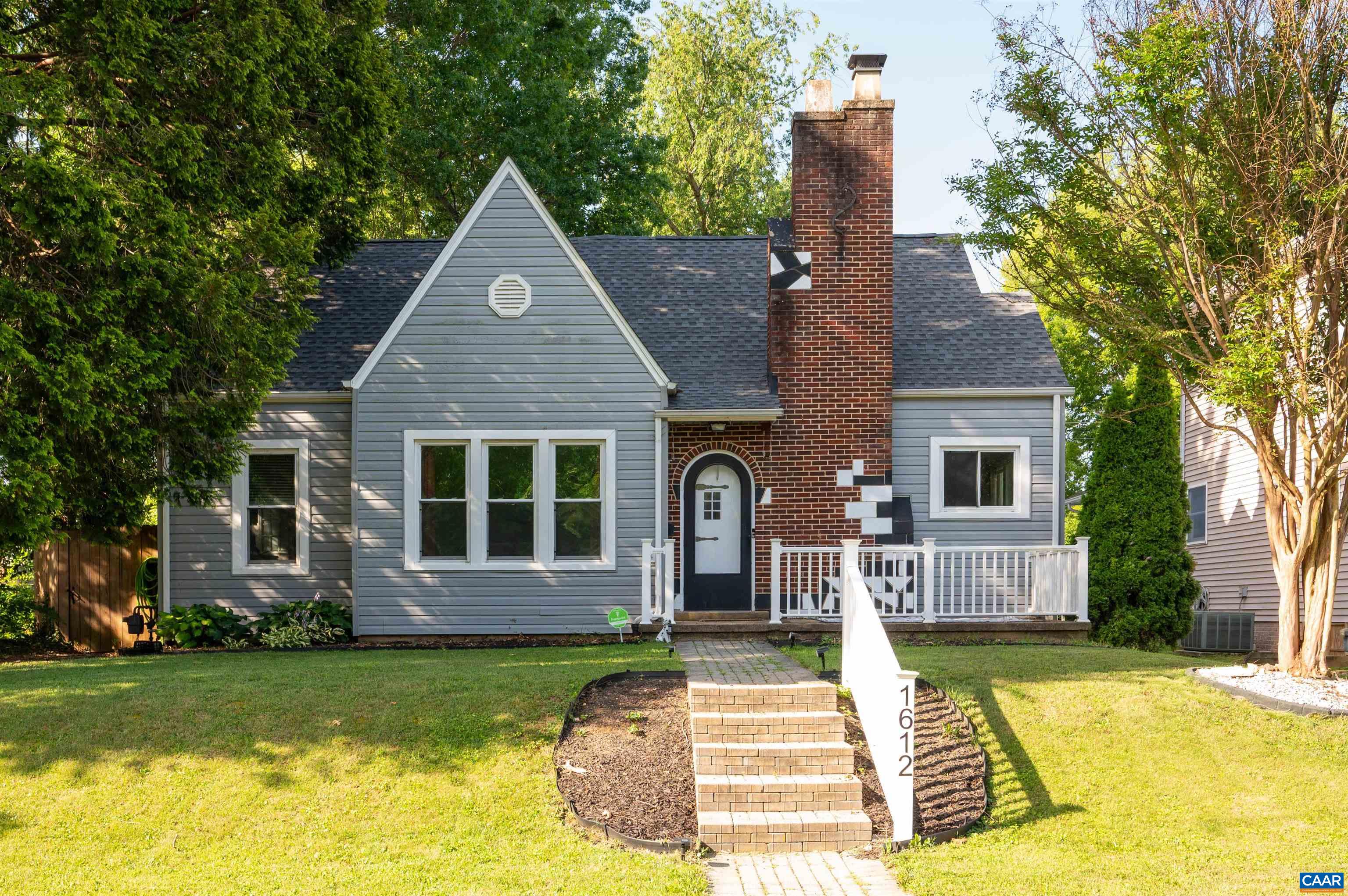 1612 Park Road Waynesboro, VA 22980 - Photo 1 of 22