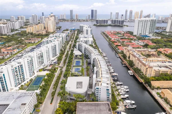 $4,500 | 2950 Northeast 188th Street, Unit 303, Aventura, FL 33180