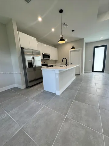 $2,400 | 2003 East 15th Street, Lehigh Acres, FL 33972