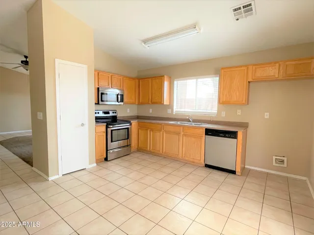 $1,595 | 6717 East Lush Vista View, Florence, AZ 85132