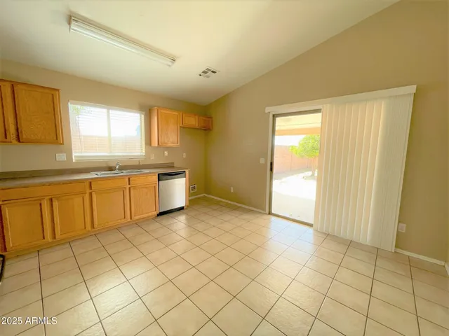 $1,595 | 6717 East Lush Vista View, Florence, AZ 85132