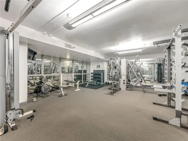 $195,000 | 600 Admiral Boulevard, Unit 604, Kansas City, MO 64106