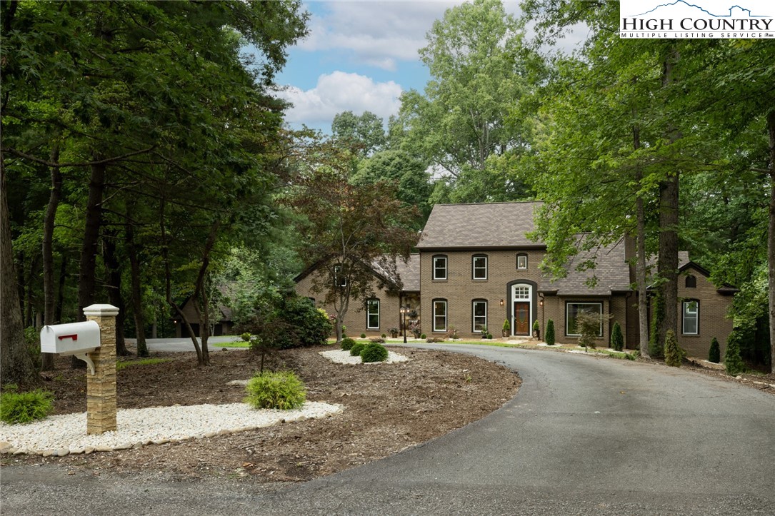 455 Old Farms Road Wilkesboro, NC 28697 - Photo 2 of 43