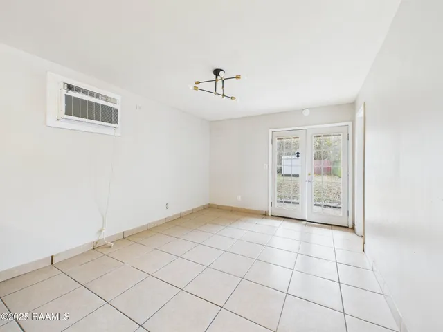 $950 | 508 General Mouton Avenue, Lafayette, LA 70501