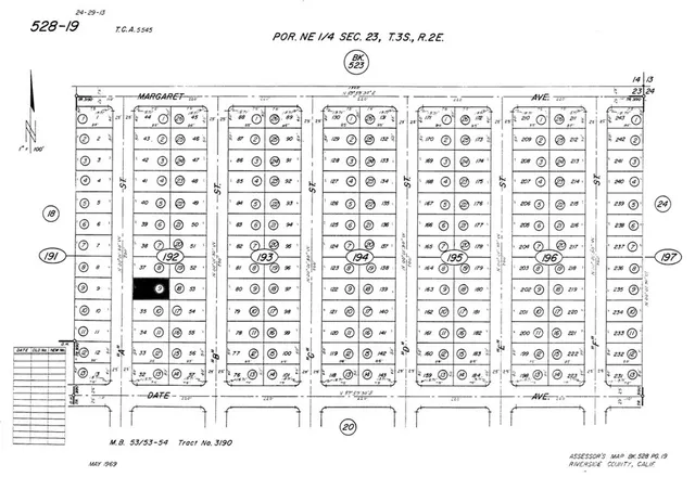 a black and white photo of a picture