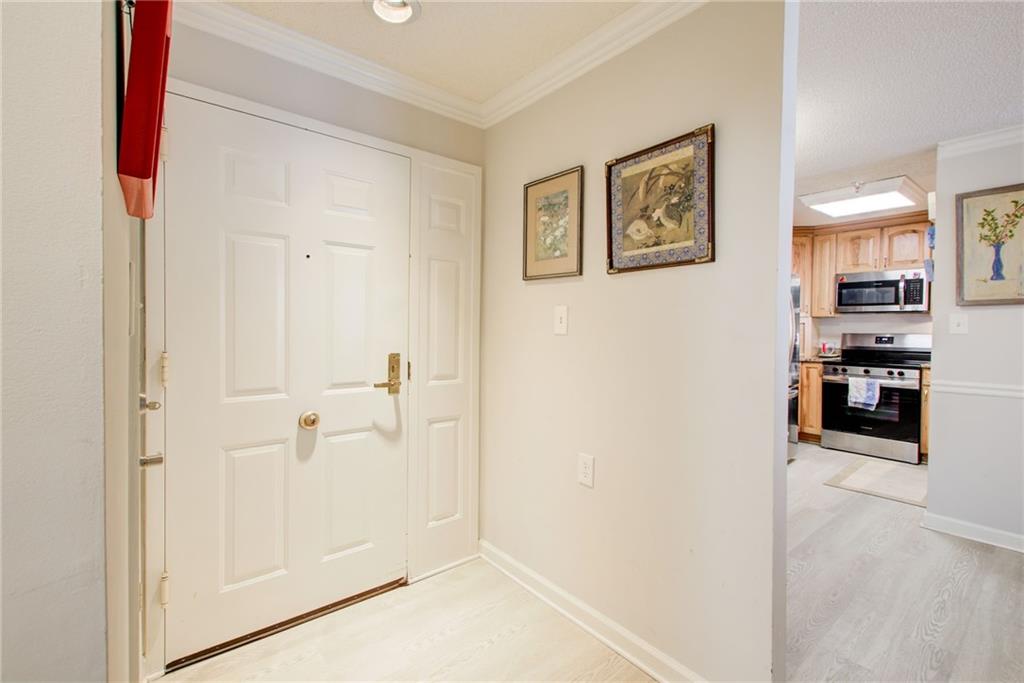 1800 Clairmont Lake, Unit 223 Decatur, GA 30033 - Photo 5 of 35