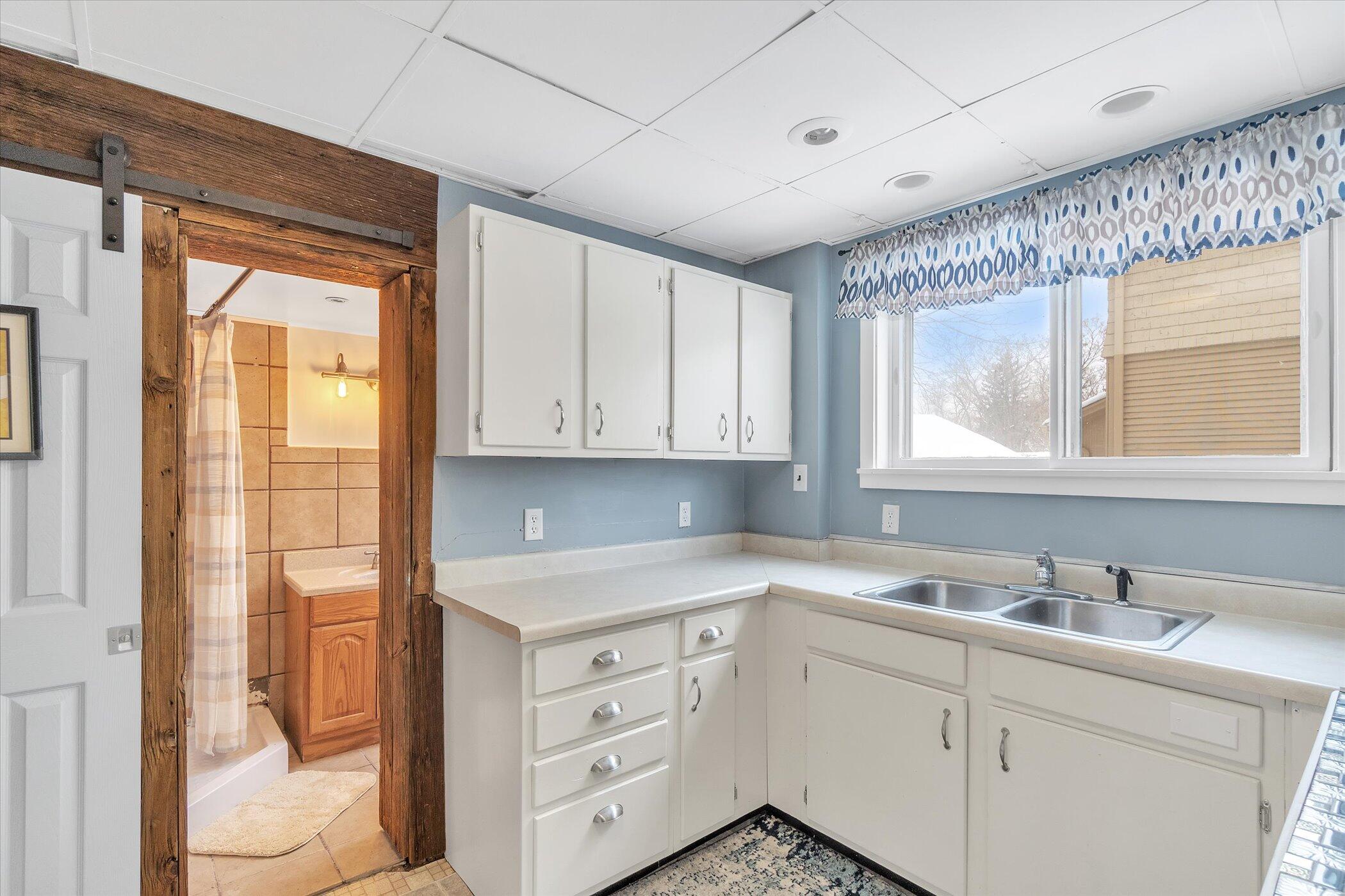 732 Fifth Street Jackson, MI 49203 - Photo 16 of 27 16-732-Fifth-St-WindowStill-Real-Estate-