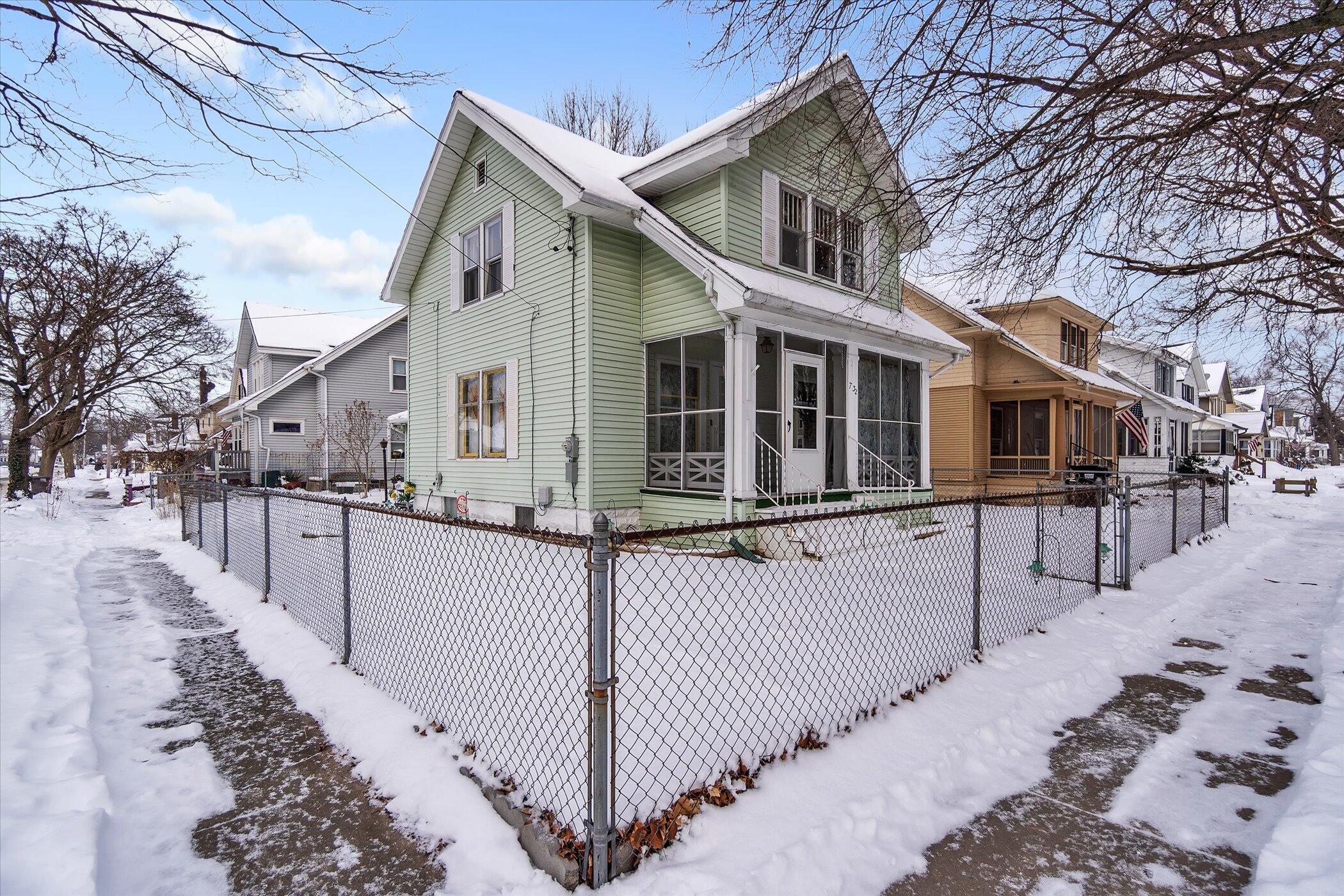 732 Fifth Street Jackson, MI 49203 - Photo 2 of 27 02-732-Fifth-St-WindowStill-Real-Estate-
