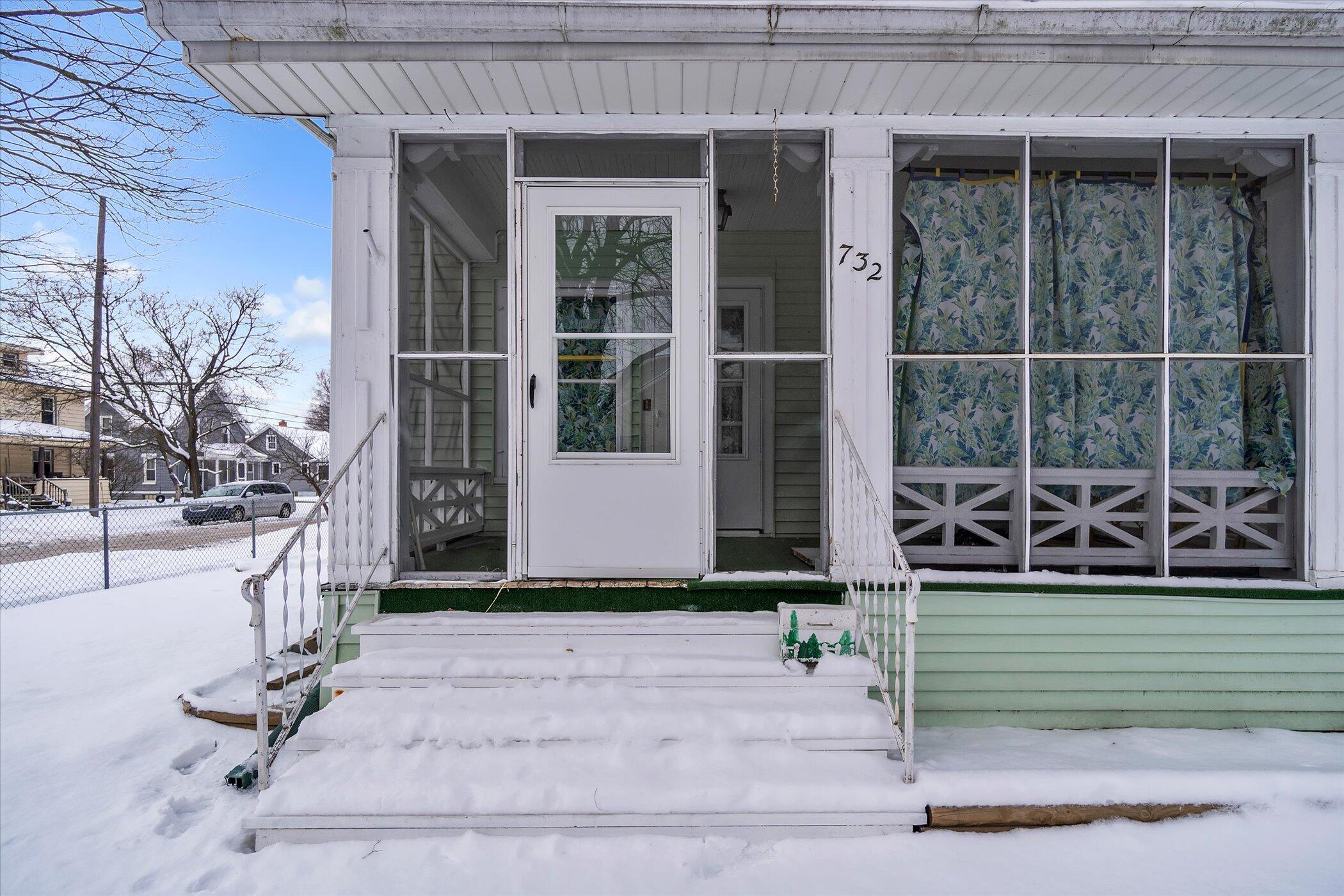 732 Fifth Street Jackson, MI 49203 - Photo 5 of 27 05-732-Fifth-St-WindowStill-Real-Estate-