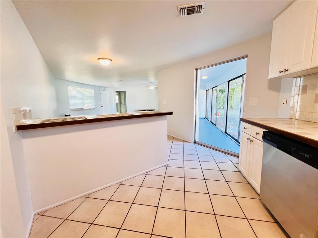 402 Belvidere Road Venice, FL 34293 - Photo 11 of 25