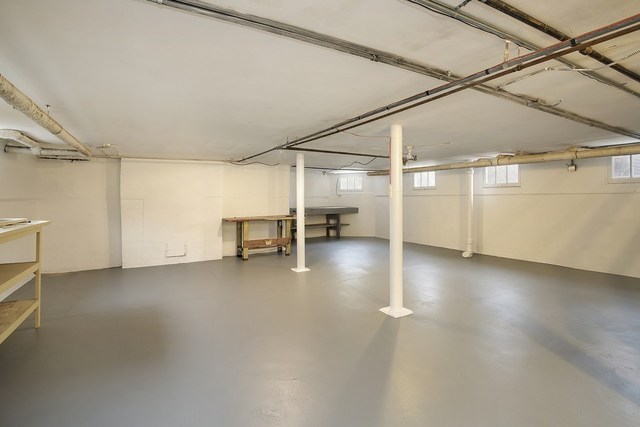 212 Raleigh Road Kenilworth, IL 60043 - Photo 21 of 26 a view of empty room with wooden floor