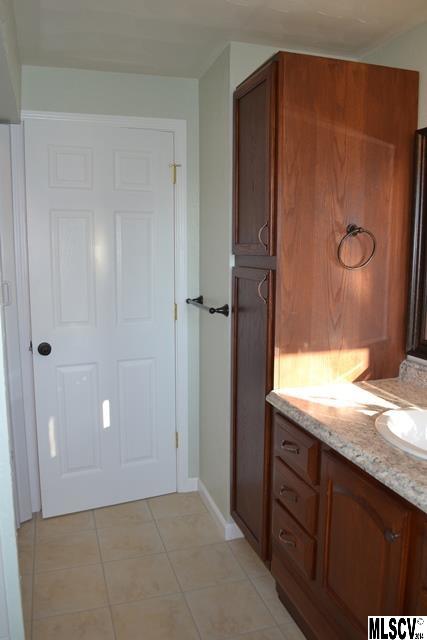 4002 South Olivers Cross Road Newton, NC 28658 - Photo 8 of 18 Gallery Image 8