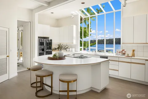 $5,895,000 | 5412 96th Avenue Southeast, Mercer Island, WA 98040