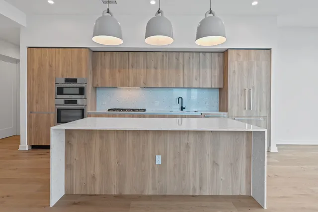 $1,399,000 | 84 East Avenue, Unit 4001, Austin, TX 78701