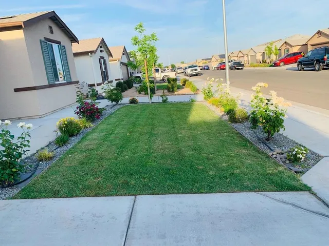a view of a house with outdoor space
