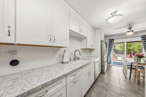 $549,900 | 5661 Lake Park Way, Unit 6, La Mesa, CA 91942