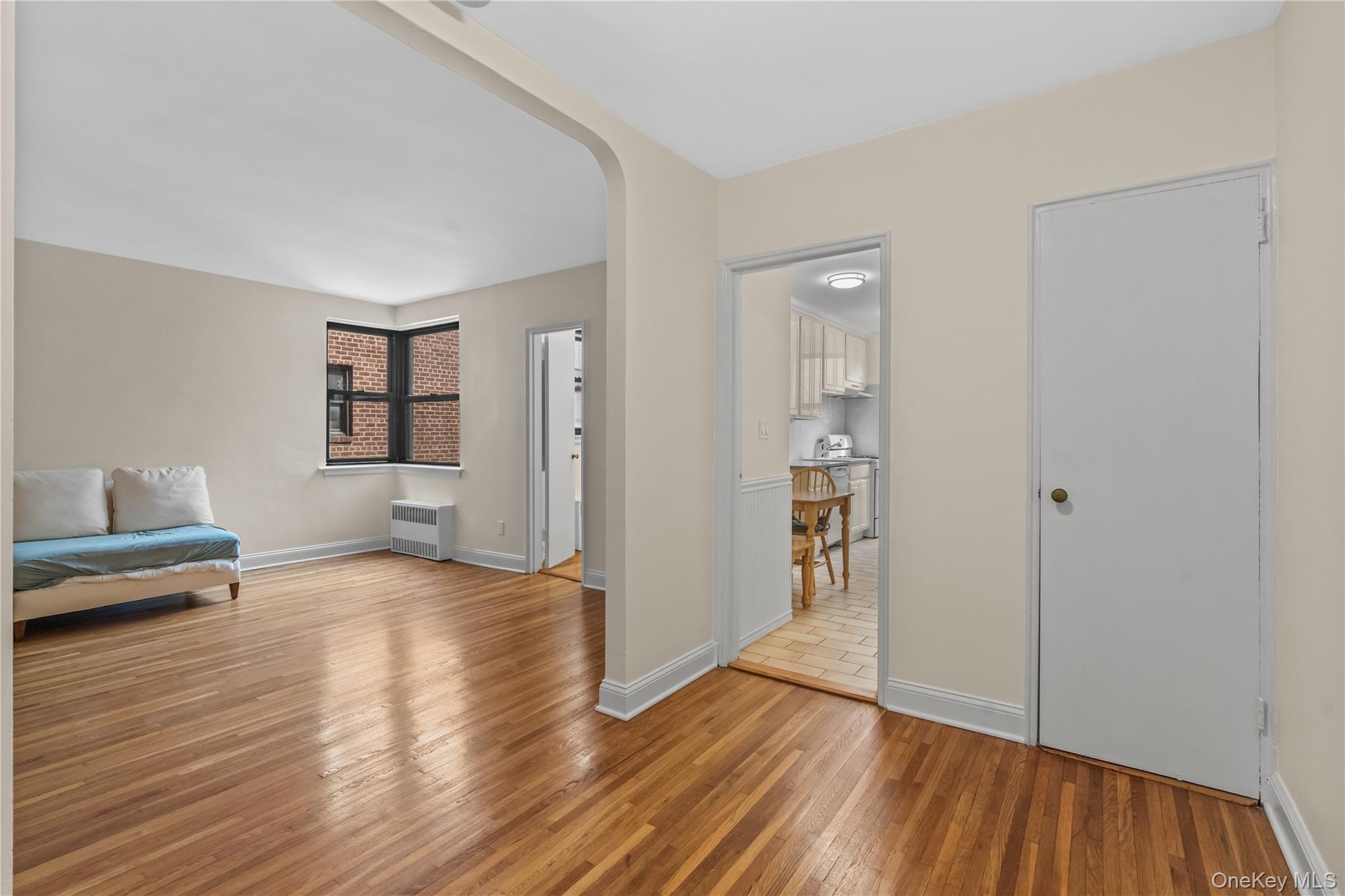 142 Garth Road, Unit 4Q Scarsdale, NY 10583 - Photo 3 of 13