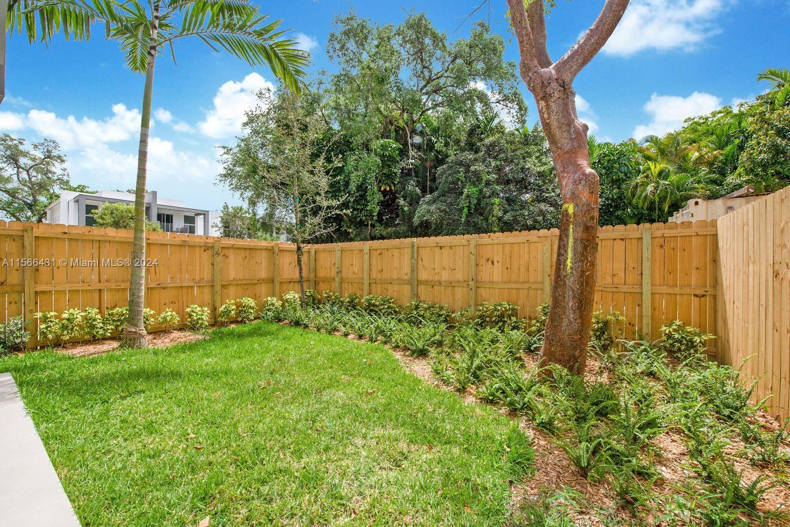 2872 Southwest 33rd Court Miami, FL 33133 - Photo 10 of 13
