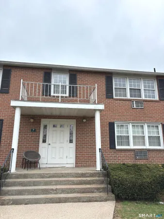 $1,950 | 7 Brickyard Road, Unit D, Farmington, CT 06032