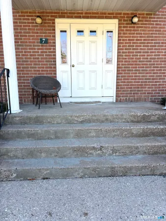 $1,950 | 7 Brickyard Road, Unit D, Farmington, CT 06032