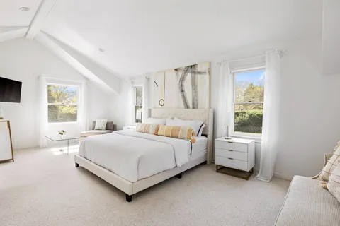 $11,495,000 | 57 Lee Avenue, East Hampton, NY 11937