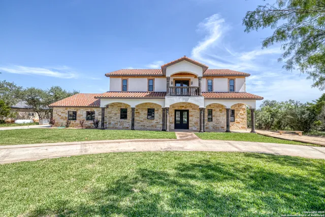 $1,398,500 | 1747 Mountain Vly Drive, Concan, TX 78838