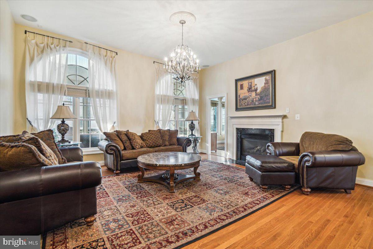 9315 Elgin Lane Frederick, MD 21704 - Photo 26 of 96 Family Room