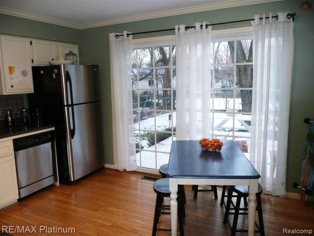 610 Factory Street Howell, MI 48843 - Photo 7 of 12 Kitchen